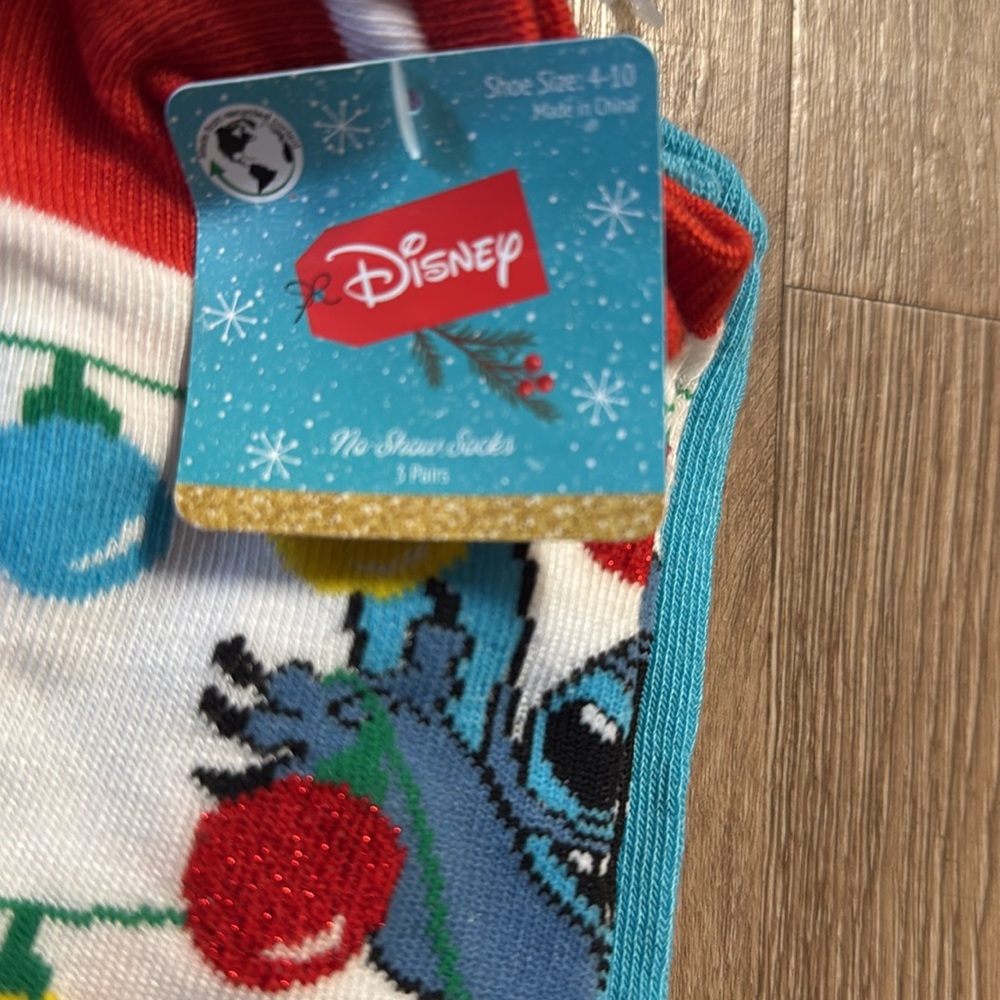 ❤️free with purchase❤️ Lilo & stitch no show holiday socks| 3 pair| size 4-10 - Picture 4 of 6